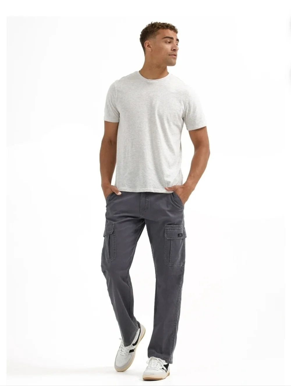 Wrangler Men's Relaxed Fit Stretch Cargo Pants Size 42X320